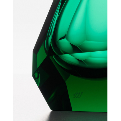 Pear vase, 20 cm, nephrite green